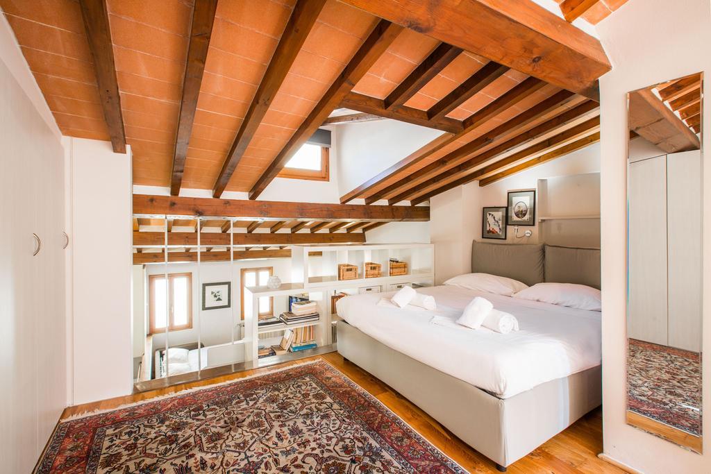 Апартаменты Bohemienne Penthouse Флоренция Экстерьер фото